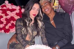 记者：前女友与亚马尔分手后，被看到与知名博主一同参加派对