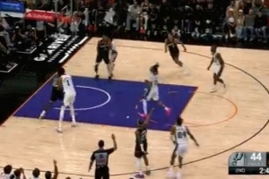 外线开炮！阿伦和古德温相继飙中三分 太阳领先马刺17分