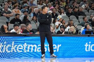 米奇-约翰逊：还不知哈珀的具体伤情 但这不会促使福克斯提前复出